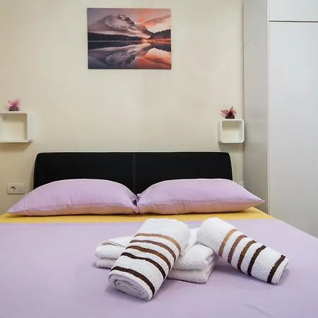 Private Accommodation Milisa Affittacamere