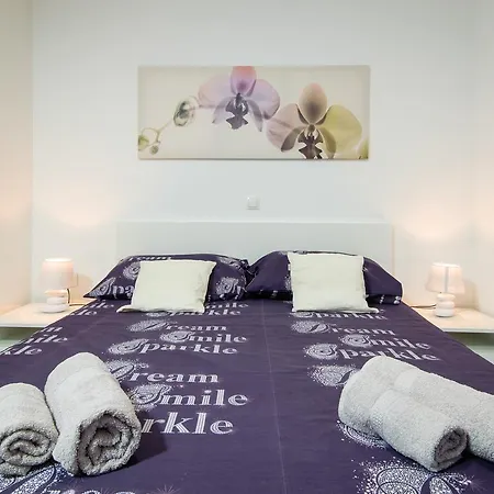 Private Accommodation Milisa Affittacamere *
